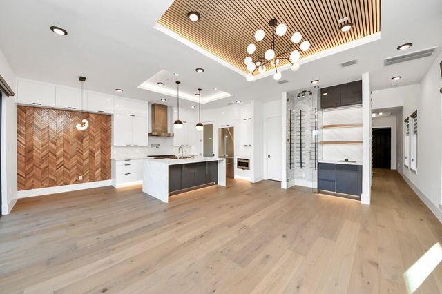 615 Rolling Oaks, Stafford, TX 77477