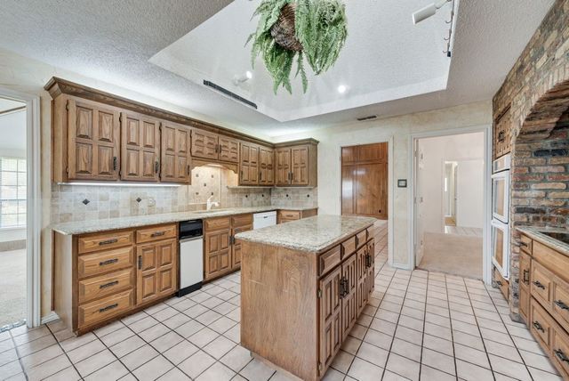 7005 Lake Mead Boulevard, Arlington, TX 76016