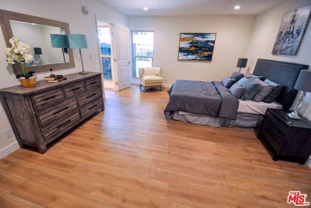 2021 California Avenue 2, Santa Monica, CA 90403