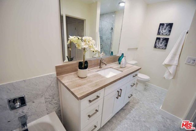 2021 California Avenue 2, Santa Monica, CA 90403