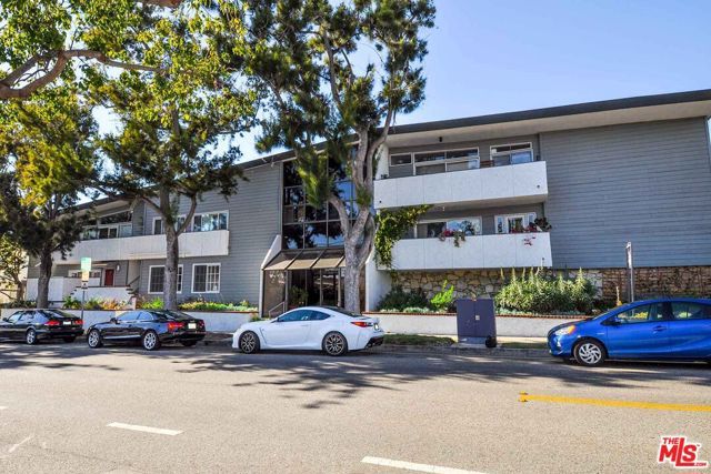 2021 California Avenue 2, Santa Monica, CA 90403