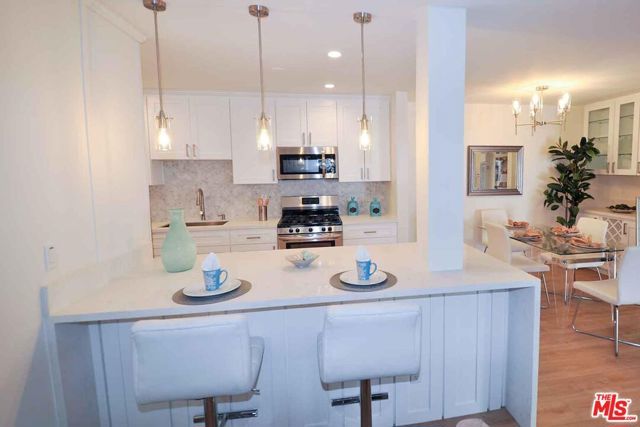 2021 California Avenue 2, Santa Monica, CA 90403