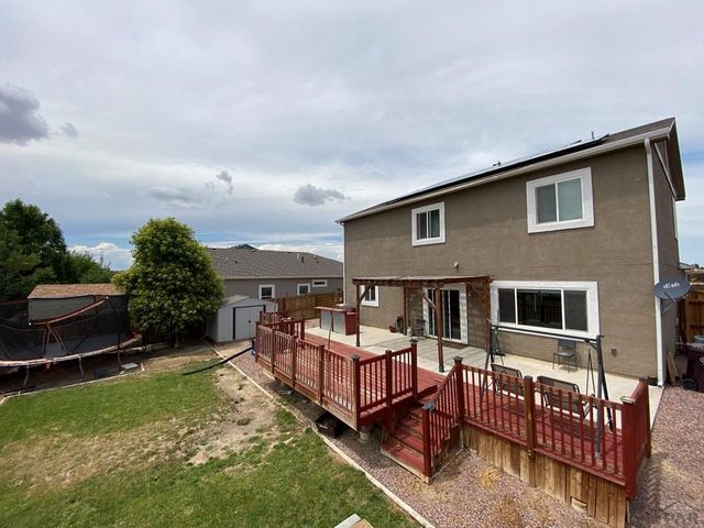 1808 Kingfisher Ln, Pueblo, CO 81008