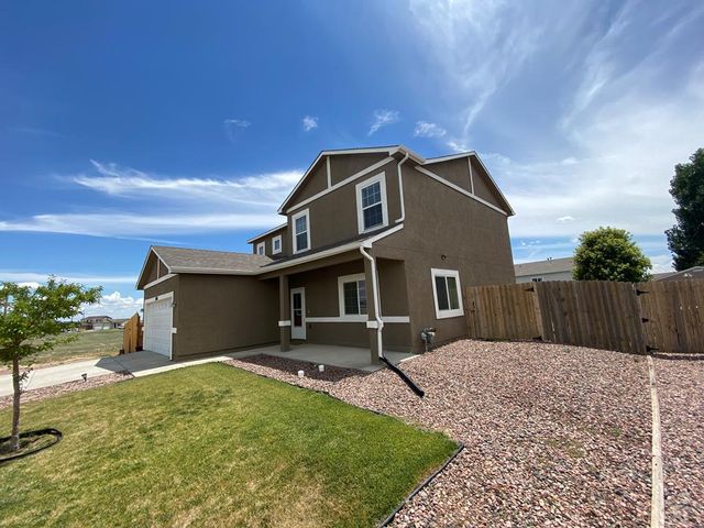 1808 Kingfisher Ln, Pueblo, CO 81008