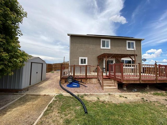 1808 Kingfisher Ln, Pueblo, CO 81008