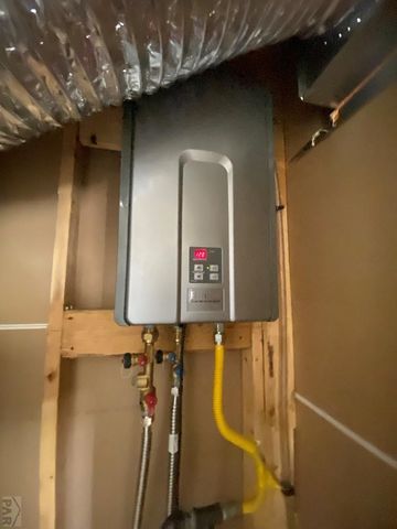 1808 Kingfisher Ln, Pueblo, CO 81008