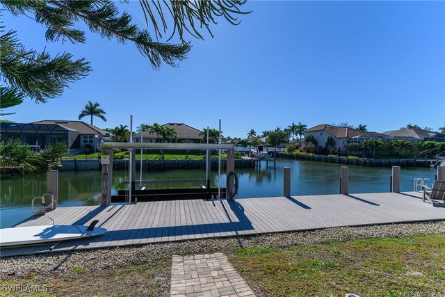 1035 Admiralty CT, Marco Island, FL 34145