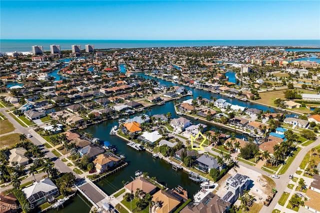 1035 Admiralty CT, Marco Island, FL 34145