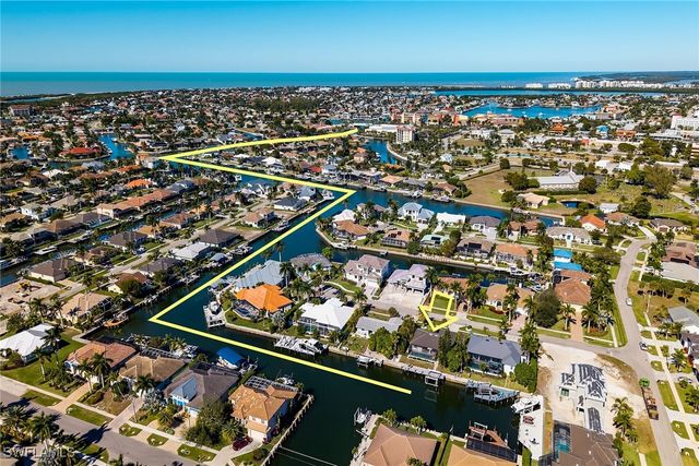 1035 Admiralty CT, Marco Island, FL 34145