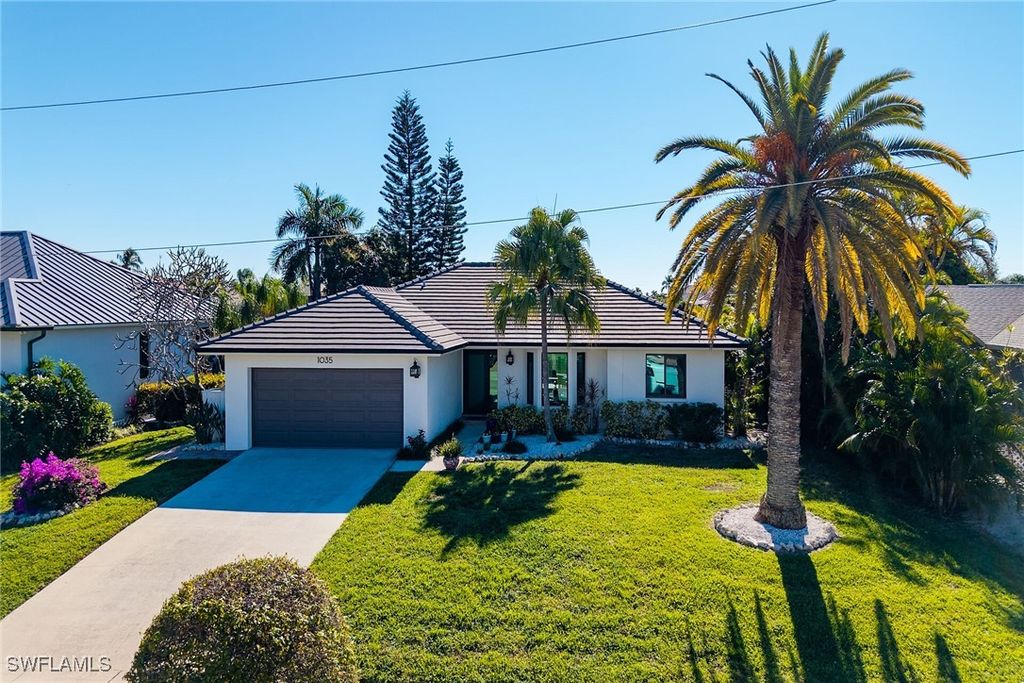 1035 Admiralty CT, Marco Island, FL 34145