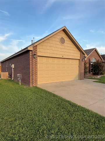 13167 N 133rd East Avenue N, Collinsville, OK 74021