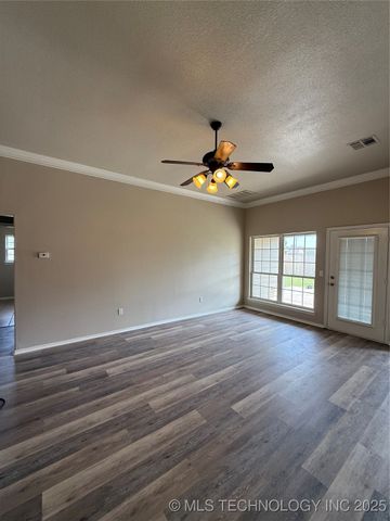 13167 N 133rd East Avenue N, Collinsville, OK 74021