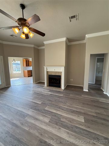 13167 N 133rd East Avenue N, Collinsville, OK 74021