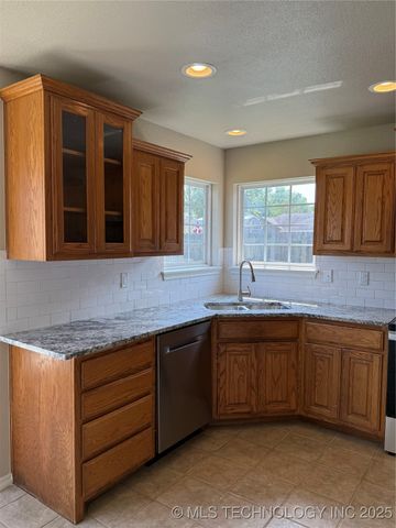 13167 N 133rd East Avenue N, Collinsville, OK 74021