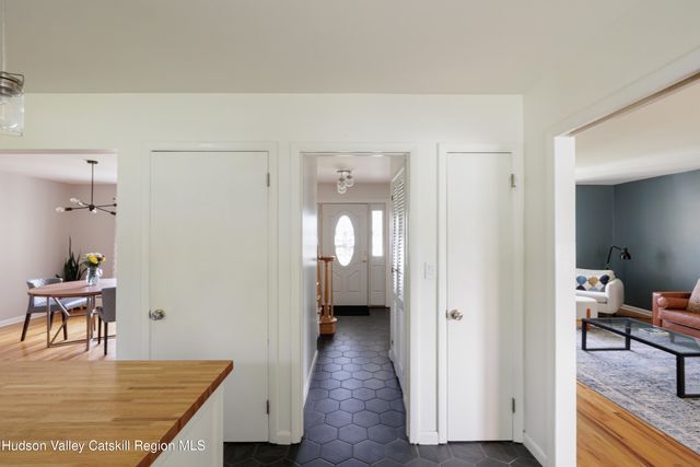 25 Joslen Place, Hudson, NY 12534