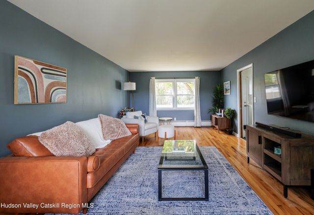 25 Joslen Place, Hudson, NY 12534