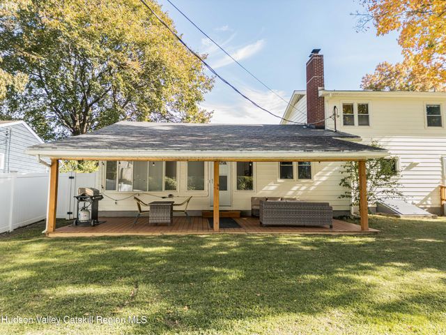 25 Joslen Place, Hudson, NY 12534