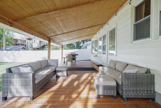 25 Joslen Place, Hudson, NY 12534