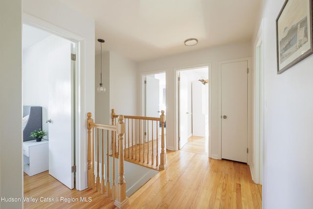 25 Joslen Place, Hudson, NY 12534