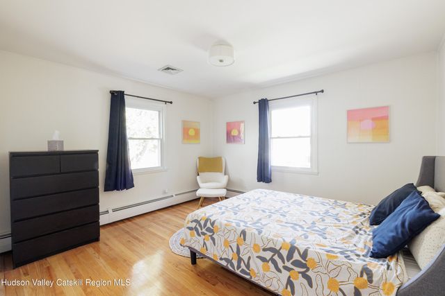 25 Joslen Place, Hudson, NY 12534