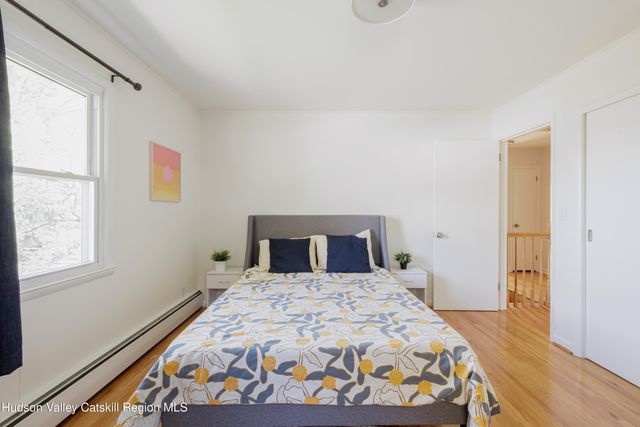 25 Joslen Place, Hudson, NY 12534