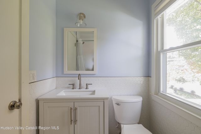 25 Joslen Place, Hudson, NY 12534