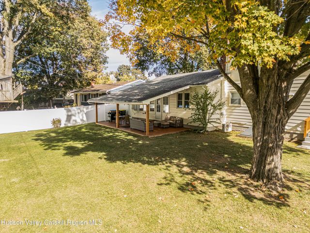 25 Joslen Place, Hudson, NY 12534