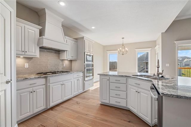 7015 NE 103rd Street, Kansas City, MO 64156