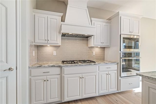 7015 NE 103rd Street, Kansas City, MO 64156