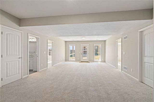 7015 NE 103rd Street, Kansas City, MO 64156