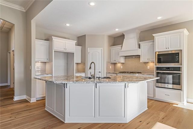 7015 NE 103rd Street, Kansas City, MO 64156