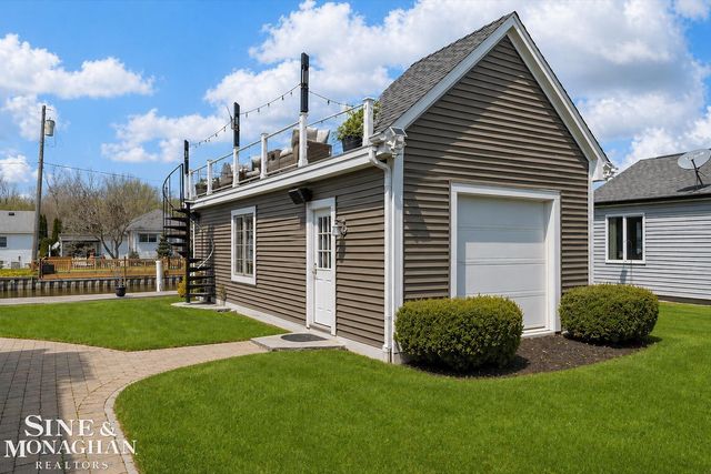 45639 Edgewater Drive, Chesterfield, MI 48047