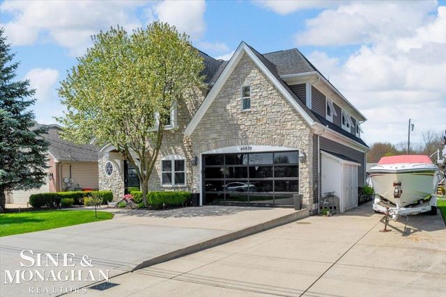 45639 Edgewater Drive, Chesterfield, MI 48047