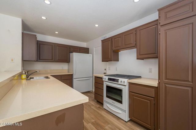2212 Birchglen Street 97, Simi Valley, CA 93063