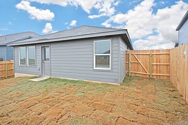 350 Kayden, Marion, TX 78124