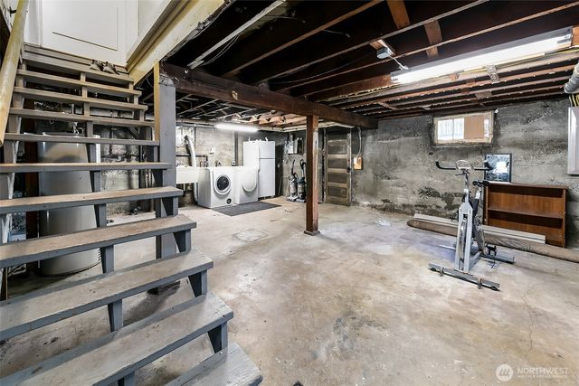 2415 E Newton Street, Seattle, WA 98112