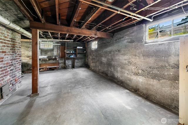 2415 E Newton Street, Seattle, WA 98112