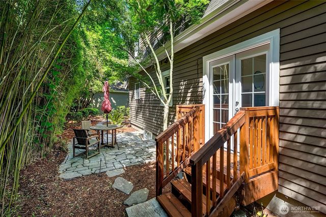 2415 E Newton Street, Seattle, WA 98112