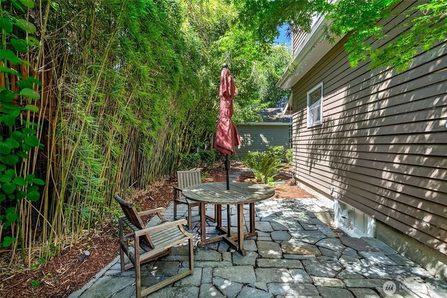 2415 E Newton Street, Seattle, WA 98112