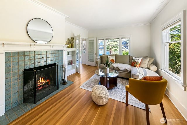 2415 E Newton Street, Seattle, WA 98112