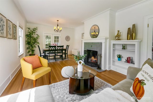 2415 E Newton Street, Seattle, WA 98112