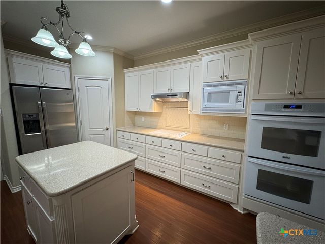 1219 Indian Trail, Salado, TX 76571