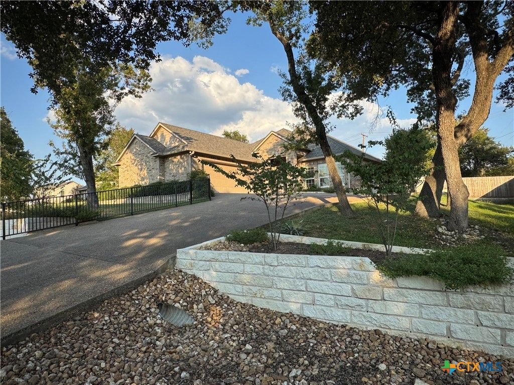 Image 32 of property listing at 1219 Indian Trail, Salado, TX 76571