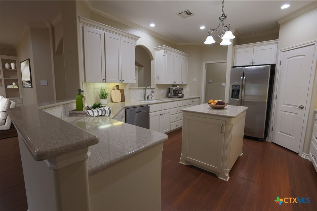 Image 7 of property listing at 1219 Indian Trail, Salado, TX 76571