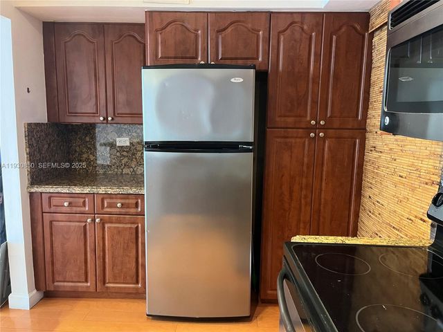 1408 Brickell Bay Dr 302, Miami, FL 33131