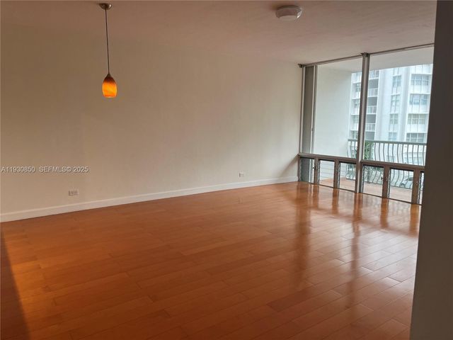 1408 Brickell Bay Dr 302, Miami, FL 33131