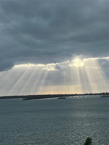 1408 Brickell Bay Dr 302, Miami, FL 33131