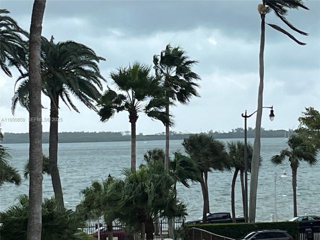 1408 Brickell Bay Dr 302, Miami, FL 33131