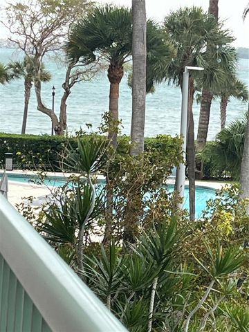 1408 Brickell Bay Dr 302, Miami, FL 33131