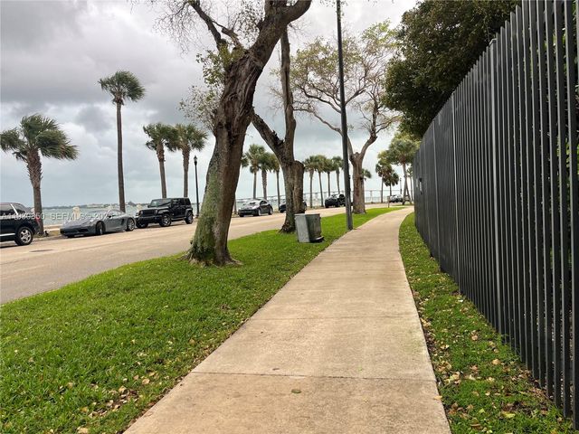 1408 Brickell Bay Dr 302, Miami, FL 33131